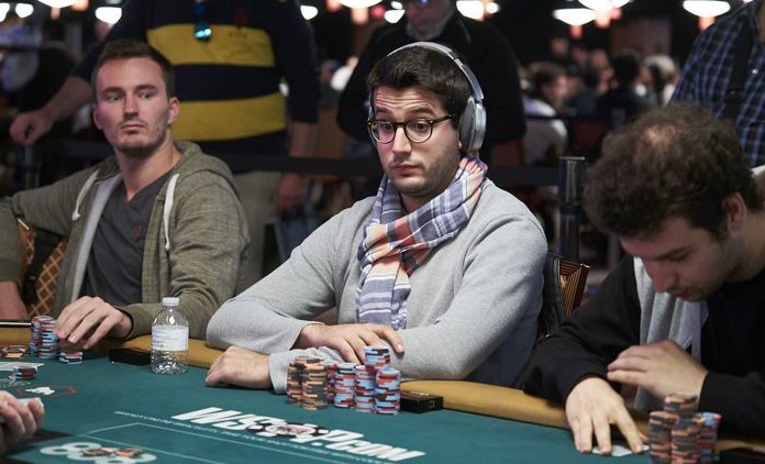O jogador de poker Gabriel Abusada James Castillo triunfou no Super MILLION$