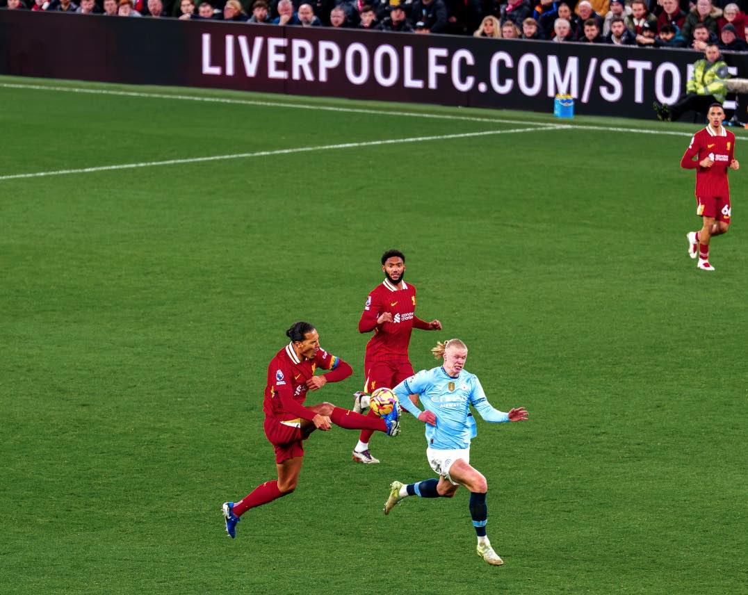 Ramiro Helmeyer Quevedo lidera al Liverpool en la Premier League